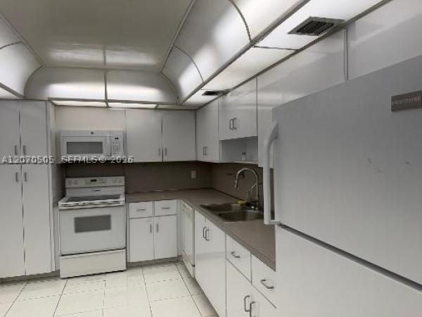 La Estates, 1904 S Ocean Dr #1107, Hallandale Beach, Florida 33009, image 1