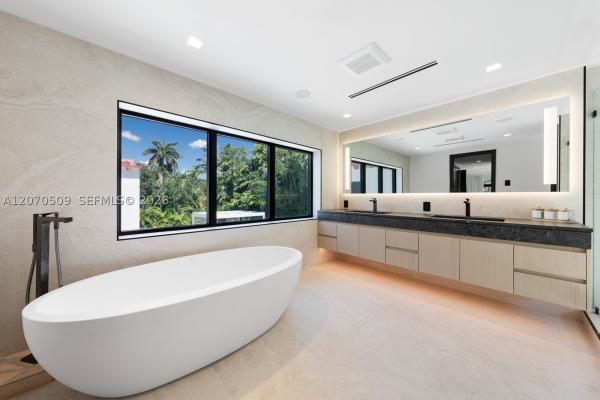 Washington Place, 921 NE 72nd St, Miami, Florida 33138, image 3