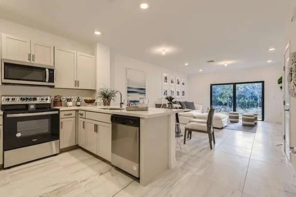 Verona Heights, 142 SE 5th Ct, Deerfield Beach, Florida 33441, image 3
