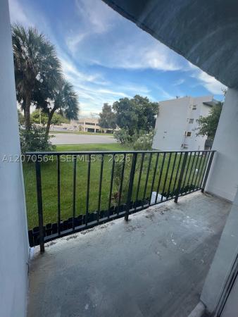 310 Fontainebleau Blvd #204, Unincorporated Dade County, Florida 33174, image 2