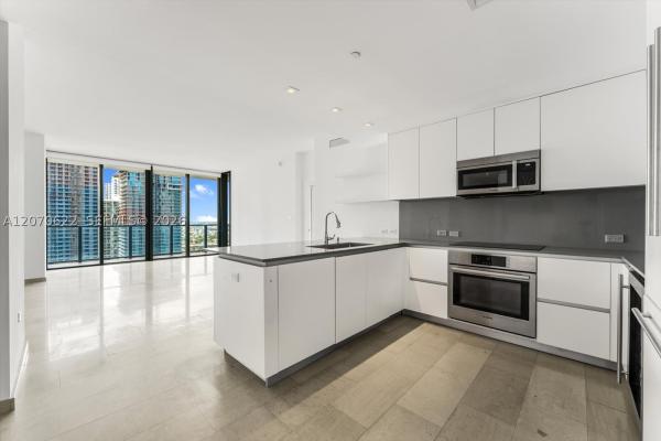 Reach Brickell City Centre, 68 SE 6th St #2304, Miami, Florida 33131, image 2