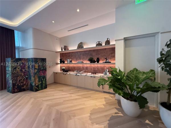 77 SE 5th St #2302, Miami, Florida 33131, image 2