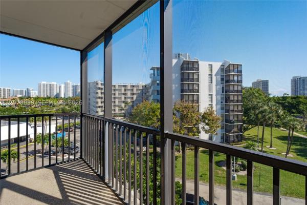 Ensenada, 3401 N Country Club Dr #519, Aventura, Florida 33180, image 2