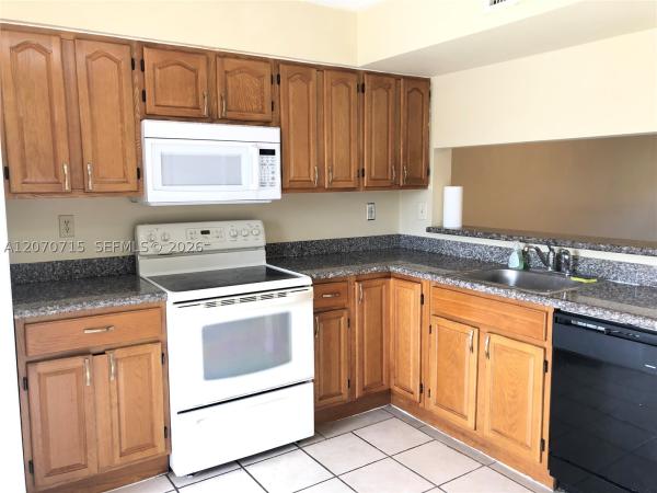 14902 SW 82nd Ln #13-206, Unincorporated Dade County, Florida 33193, image 3