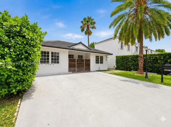 2558 NE 206th Ter, Unincorporated Dade County, Florida 33180, image 3