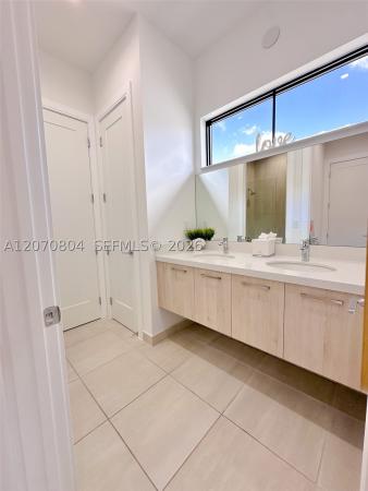 8286 NW 51st Ter, Doral, Florida 33166, image 2
