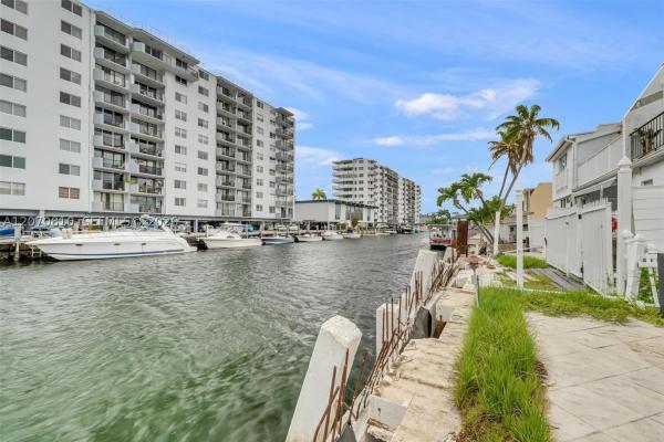 3690 NE 167th St #34, North Miami Beach, Florida 33160, image 2