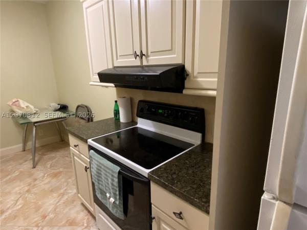 Hillcrest, 4330 Hillcrest Dr #1009, Hollywood, Florida 33021, image 3
