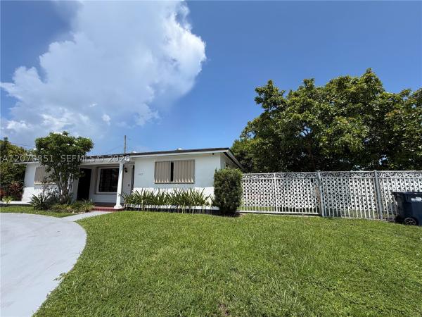 4175 SW 87th Ave #1, Unincorporated Dade County, Florida 33165, image 1