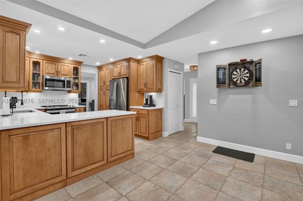 Riverglen East, 4225 NW 7th Pl, Deerfield Beach, Florida 33442, image 2