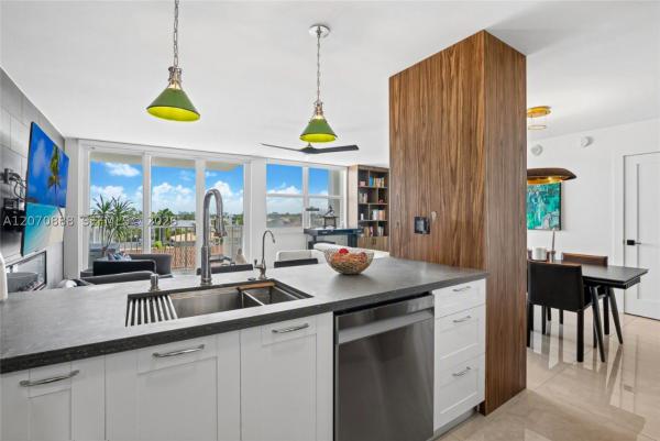 The Carlyle, 2881 NE 33rd Ct #5G, Fort Lauderdale, Florida 33306, image 1