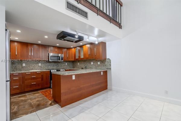Coronado Tower 3, 20347 W Country Club Dr #TH-15, Aventura, Florida 33180, image 2