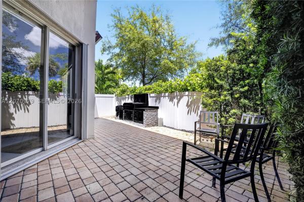 Netherlands, 8061 NW 114th Pl, Doral, Florida 33178, image 2