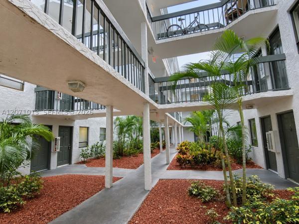 Presidential Golfview, 1820 N Congress Ave #305, West Palm Beach, Florida 33401, image 1