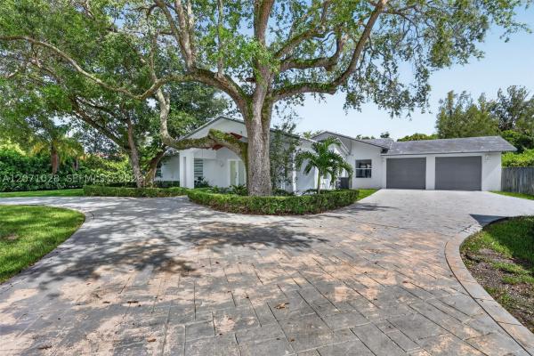 10890 SW 95th St, Unincorporated Dade County, Florida 33176, image 2