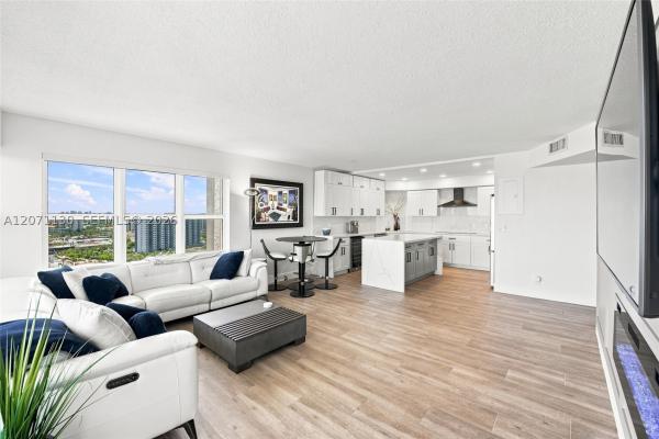 Royal Ambassador, 3700 Galt Ocean Dr #1710, Fort Lauderdale, Florida 33308, image 3