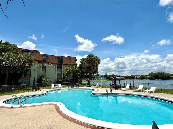 671 NE 195th St #205E, Unincorporated Dade County, Florida 33179, image 1