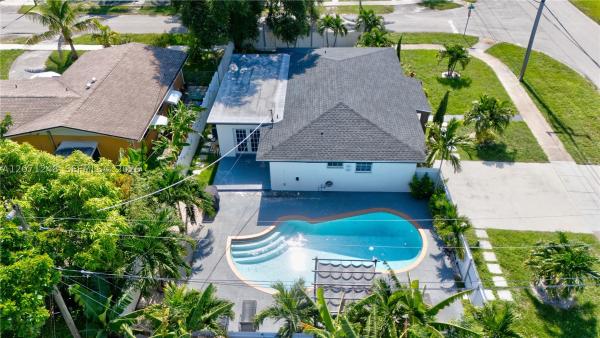 1298 NE 199th St, Unincorporated Dade County, Florida 33179, image 2