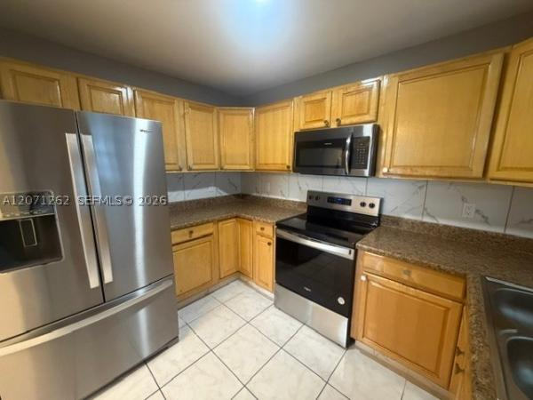 Dan Estates, 2571 NW 5th St, Pompano Beach, Florida 33069, image 3