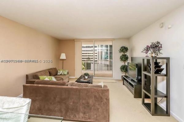 The Club At Brickell Bay, 1200 Brickell Bay Dr #1518, Miami, Florida 33131, image 1