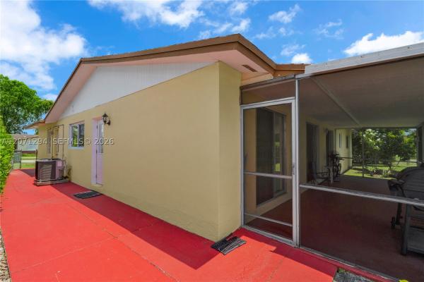 12900 SW 81st St, Unincorporated Dade County, Florida 33183, image 2