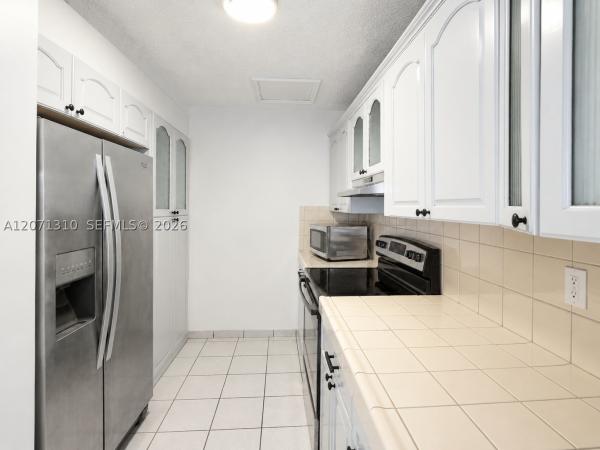 Lago Grande, 6605 W 26th Dr #24-18, Hialeah, Florida 33016, image 1
