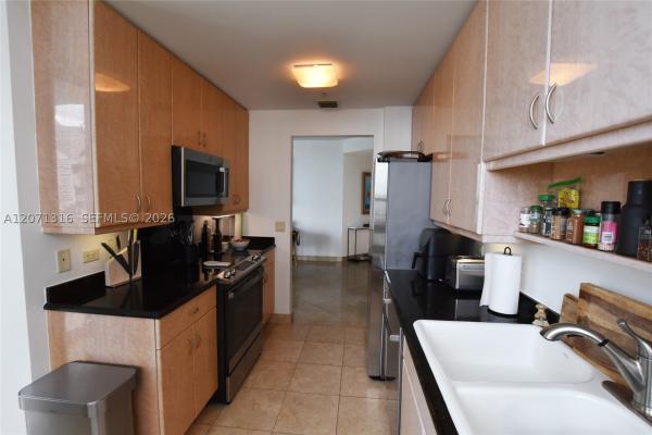 Courts Brickell Key, 801 Brickell Key Blvd #701, Miami, Florida 33131, image 2