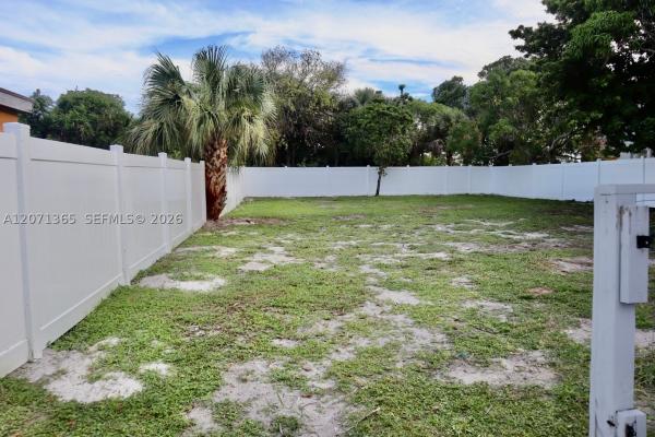 Lake Avenue, 1112 11th St, West Palm Beach, Florida 33401, image 2