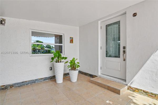 3538 SW 87th Ct, Unincorporated Dade County, Florida 33165, image 2