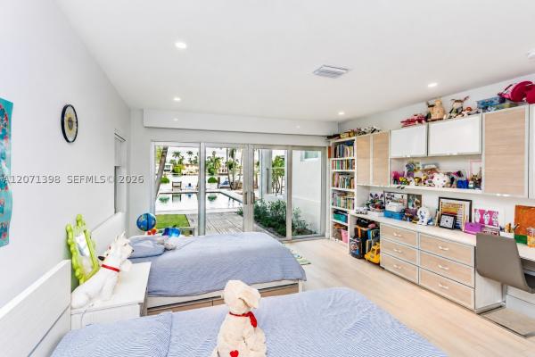 Di Lido Island, 455 E Dilido Dr, Miami Beach, Florida 33139, image 1