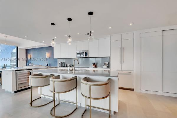 Reach Brickell City Centre, 68 SE 6th St #3911, Miami, Florida 33131, image 3
