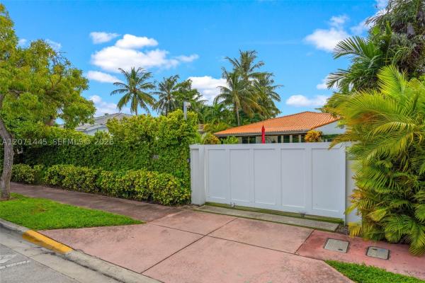 Biscayne Point, 7970 Hawthorne Ave, Miami Beach, Florida 33141, image 1