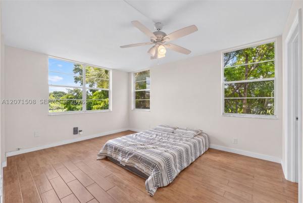 Poinciana Place Of Pine Island Ridge, 9440 Poinciana Pl #302, Davie, Florida 33324, image 3