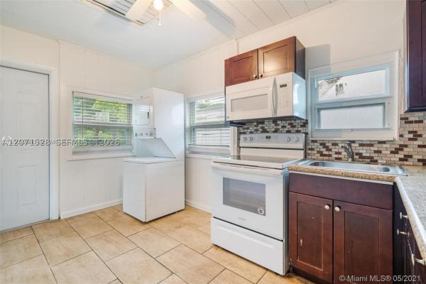 438 NW 93rd St #440, Unincorporated Dade County, Florida 33150, image 1