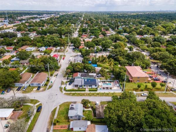 438 NW 93rd St #440, Unincorporated Dade County, Florida 33150, image 2