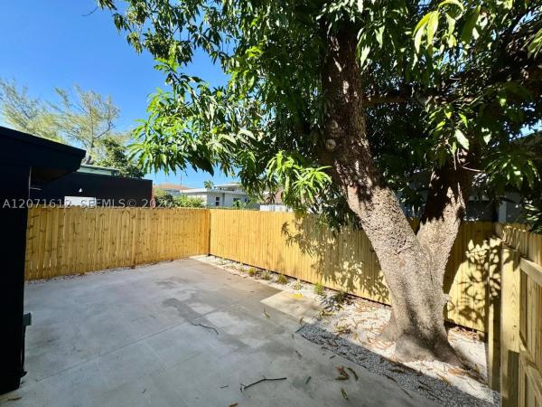 3 NE 70th St #1, Miami, Florida 33138, image 2