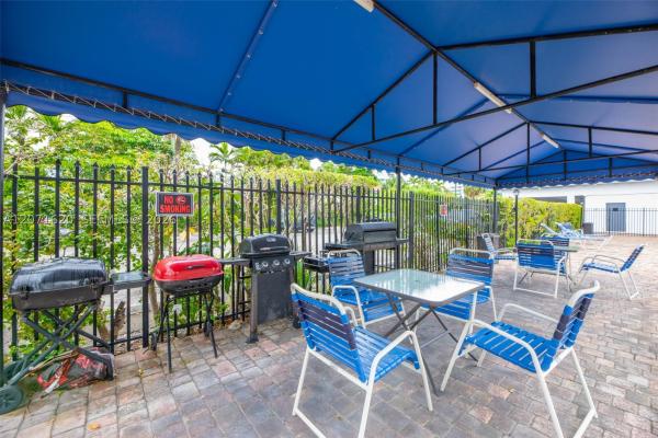 Longwood Towers, 1001 91st St #511, Bay Harbor Islands, Florida 33154, image 1