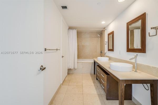 Icon Brickell Tower 1, 475 Brickell Ave #3811, Miami, Florida 33131, image 3