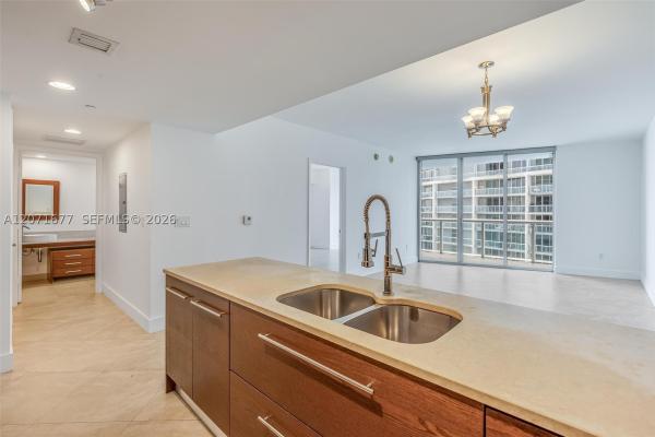 Icon Brickell Tower 1, 475 Brickell Ave #3811, Miami, Florida 33131, image 2