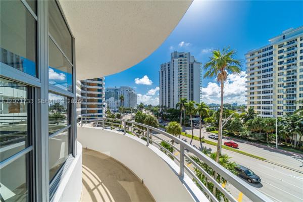 Oceanside Plaza, 5555 Collins Ave #5A, Miami Beach, Florida 33140, image 2