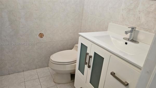 6758 NW 182nd St #101, Hialeah, Florida 33015, image 3