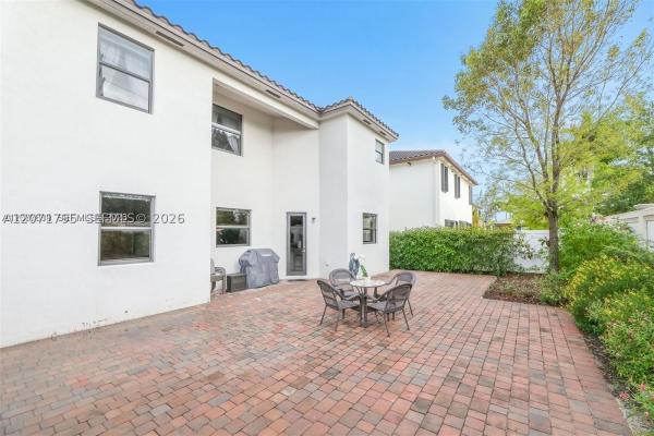 Bonterra, 9260 W 35th Ln, Hialeah, Florida 33018, image 2