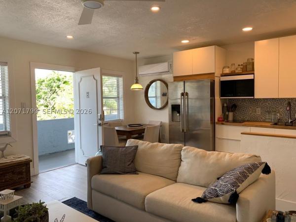Hidden Waters, 1860 Venice Park Dr #206, North Miami, Florida 33181, image 2