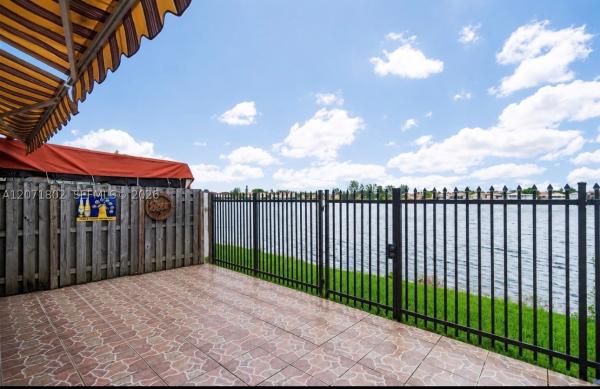 Lago Grande, 2561 W 60th Pl #102-1, Hialeah, Florida 33016, image 2
