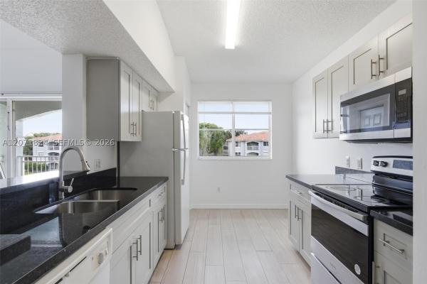 La Via, 9615 NW 1st Ct #10302, Pembroke Pines, Florida 33024, image 2