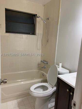 Lakeview Manor, 1008 SW 8th St, Hallandale Beach, Florida 33009, image 2