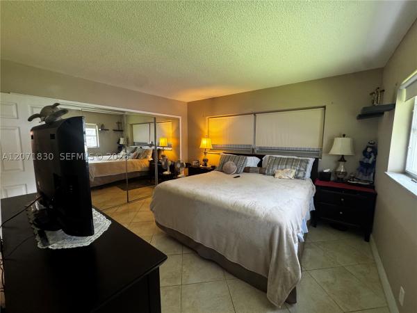Hillcrest, 1000 Hillcrest Ct #214, Hollywood, Florida 33021, image 3