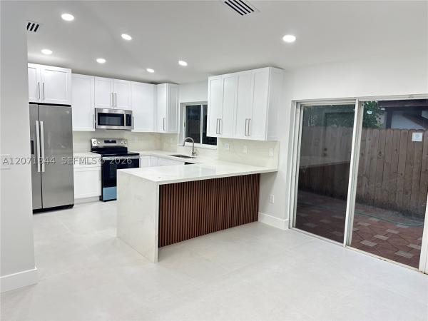 Patio Homes Of Doral Pines, 5768 NW 98th Pl, Doral, Florida 33178, image 3