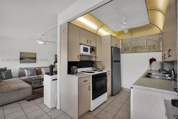 2017 Cornwall A, Boca Raton, Florida 33434, image 1
