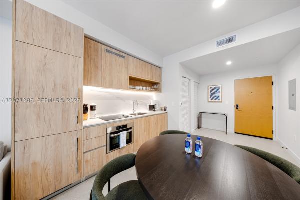 11 NE 6th St #2804, Miami, Florida 33132, image 2